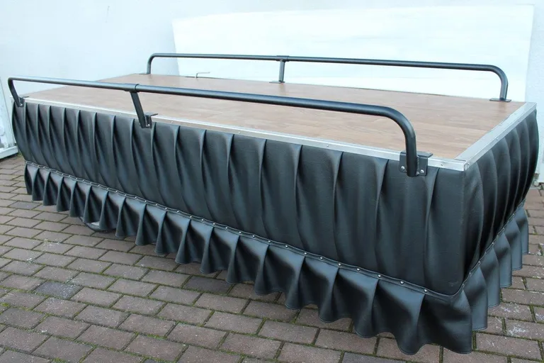 KIRKEGÅRDSVOGN, FOLDET KLEDE, SORT A:03