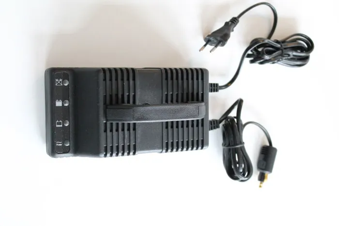 KISTEHÅNDTERINGSVOGN, BATTERILADER 24V